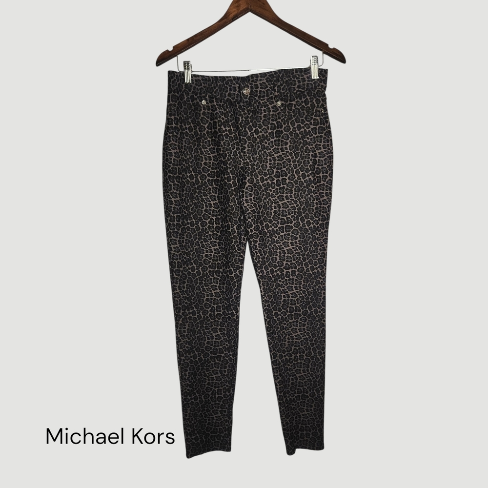 🔥 Fierce & Fabulous: Michael Kors Leopard Print Pants (Size M)